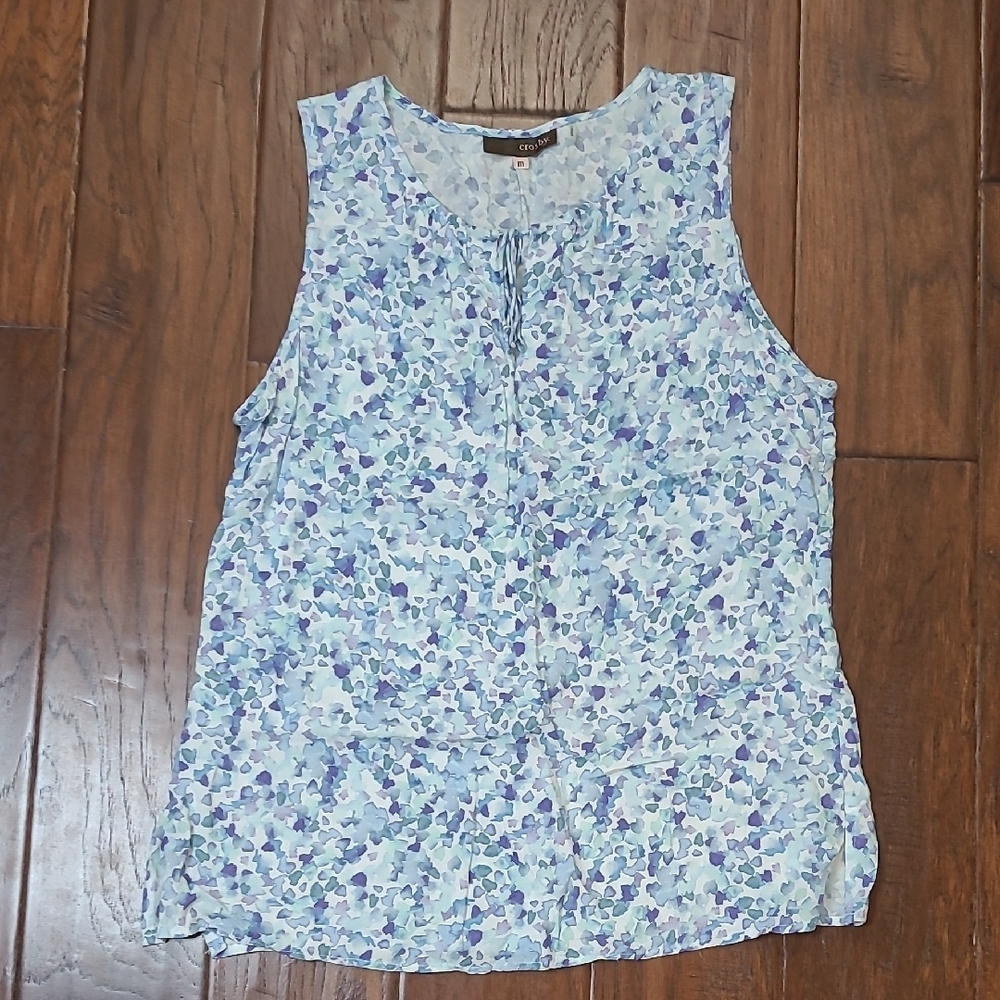 Crosby Sleeveless Blue Speckled Pattern Blouse with Keyhole Neck size Medium